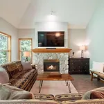Arrowhead Point By Outpost Whistler