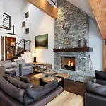 Pinnacle Ridge 21 | Family Townhome W/ Prime Ski Access, Hot Tub, 2 Living Rooms & Fireplace