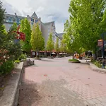 Glaciers Lodge By Outpost Whistler