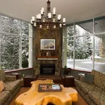 Woodrun Lodge 216 | Renovated Ski-In Ski-Out Condo W/ Free Parking, Pool, Hot Tub, & Gym