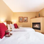 Spruce Grove Chalet By Outpost Whistler