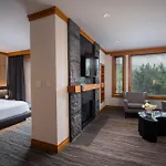 Nita Lake Lodge
