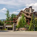 West Coast Alpine Contemporary 4 Bedroom Townhome With Private Hot Tub 35