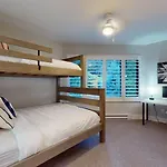 2Br Renovated Townhouse In Benchlands By Harmony Whistler