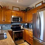Painted Cliff 28 | Ski-In-Ski-Out Townhouse On Blackcomb W/ Hot Tub, Fireplace, Parking