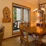 Painted Cliff 28 | Ski-In-Ski-Out Townhouse On Blackcomb W/ Hot Tub, Fireplace, Parking