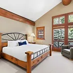 Taluswood The Heights 17 | Ski Access Townhome With Private Hot Tub, & Scenic Views