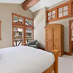 Taluswood The Heights 17 | Ski Access Townhome With Private Hot Tub, & Scenic Views