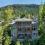 Taluswood The Heights 17 | Ski Access Townhome With Private Hot Tub, & Scenic Views