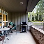 Aspens 132 Prime Ski-Inout Location 2Bdr Luxury Condo Pool Hot Tub