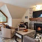 2Br Cozy Townhouse In Central Location - Mountain Views And Free Parking
