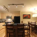 Villas Snowberry By Whistler Retreats