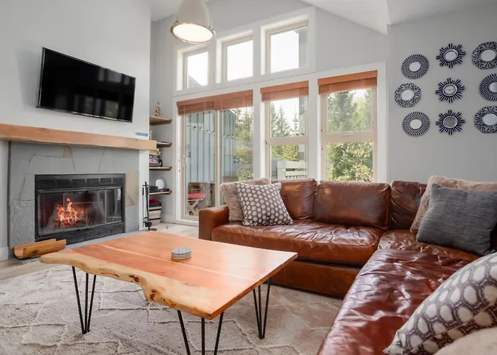 2Br - Multi-Level Townhome With Hot Tub By Harmony Whistler