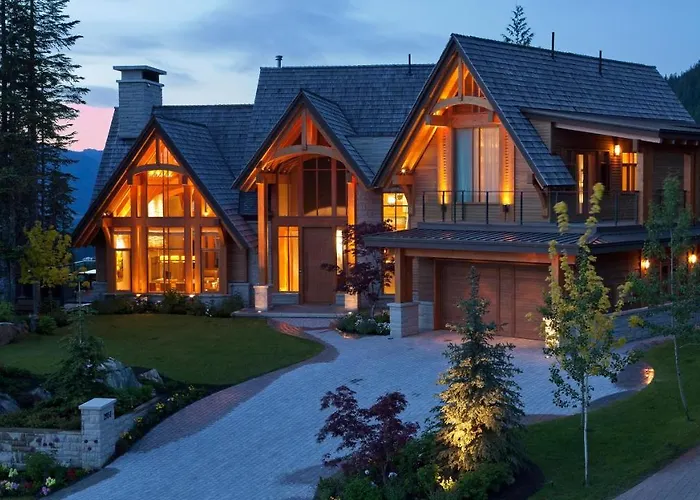 Kadenwood 2951 - Guest Favorite Luxury Ski Chalet With Jacuzzi, Heated Pool & Cinema
