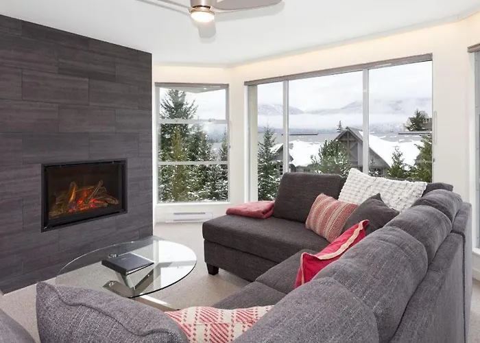 Woodrun Lodge 307 | Sleek Slopeside Unit W/ Pool, Hot Tub, & Heated Floors