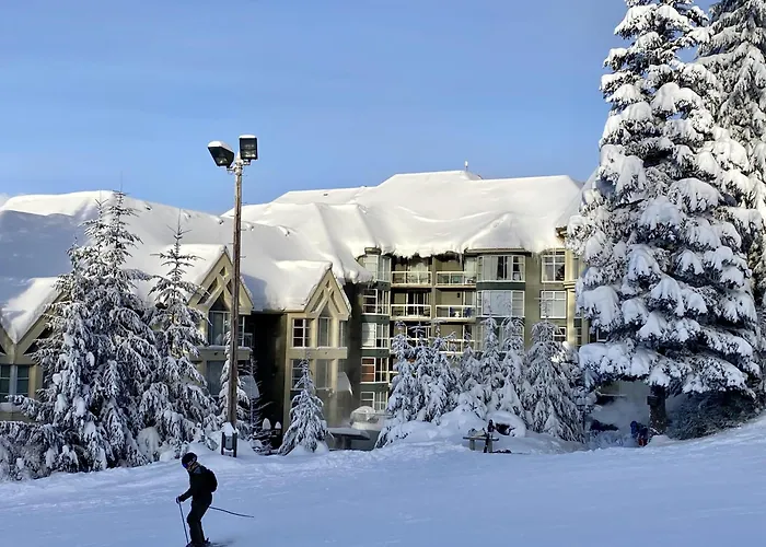 Woodrun Lodge 417 | Ski-In Ski-Out, Pool, Hot Tub, Free Parking