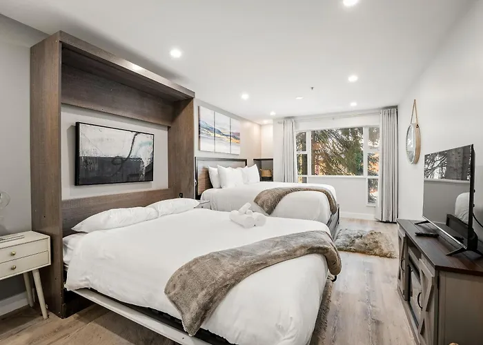 Ski In & Out, Heart Of Upper Village, Pool & Hot Tub