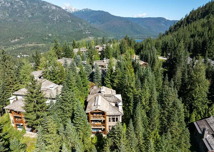 Taluswood The Heights 6 | Beautifully Updated Chalet W/ Private Hot Tub, Slopeside View, Parking
