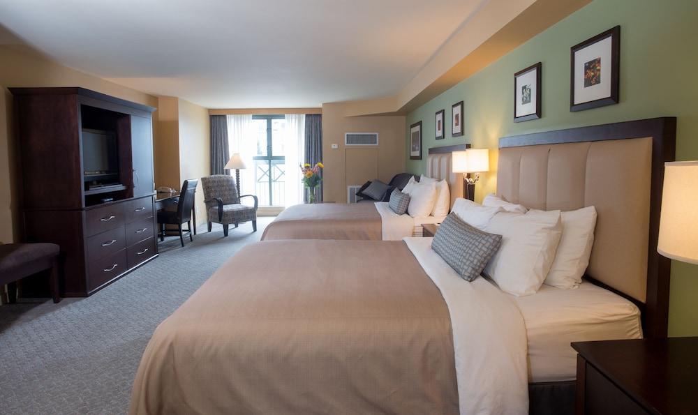 Hotel The Crystal 4*