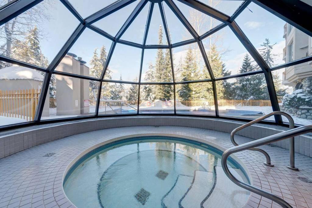 Contemporary & Spacious Slopeside 1br Getaway Apartment *