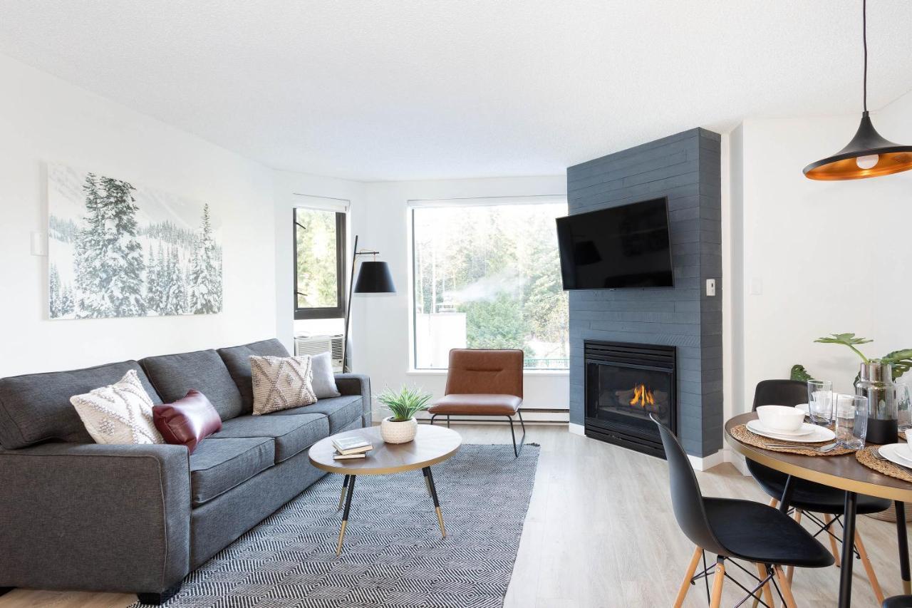 Contemporary & Spacious Slopeside 1br Getaway Apartment *
