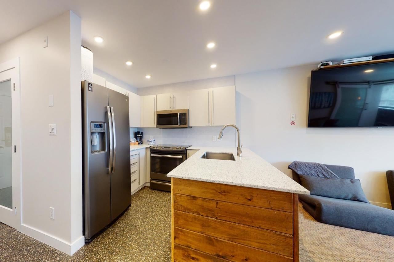 Apartment Market Place 249 *