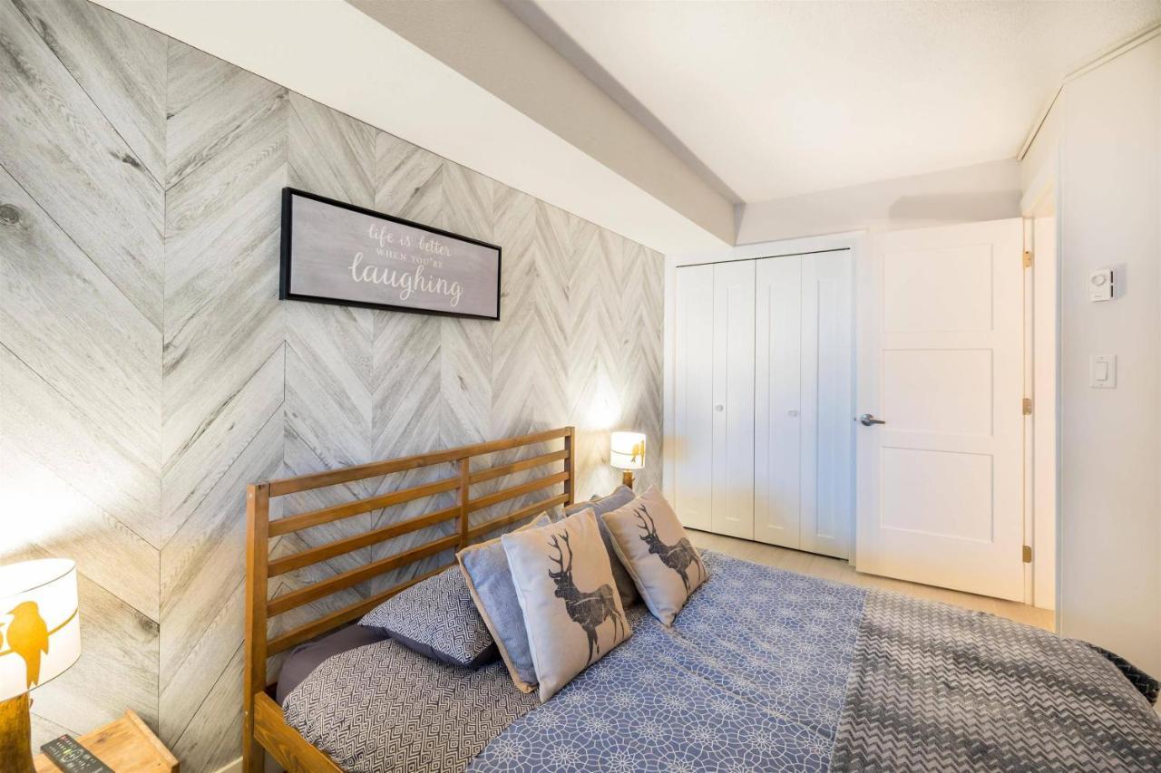 Apartment 1br Den Village With Mountain Views And Hot Tub By Harmony *