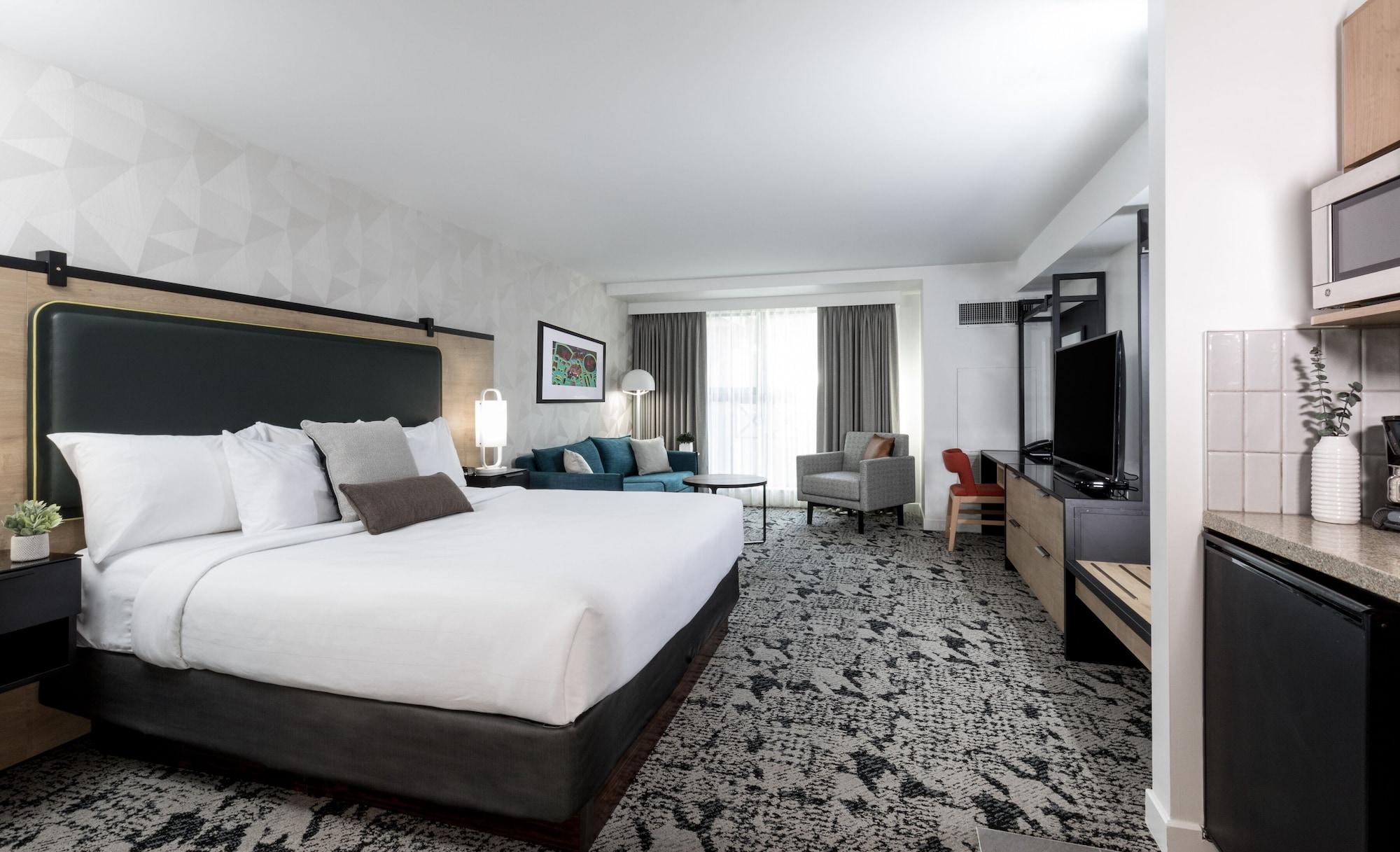 Hotel The Crystal 4*