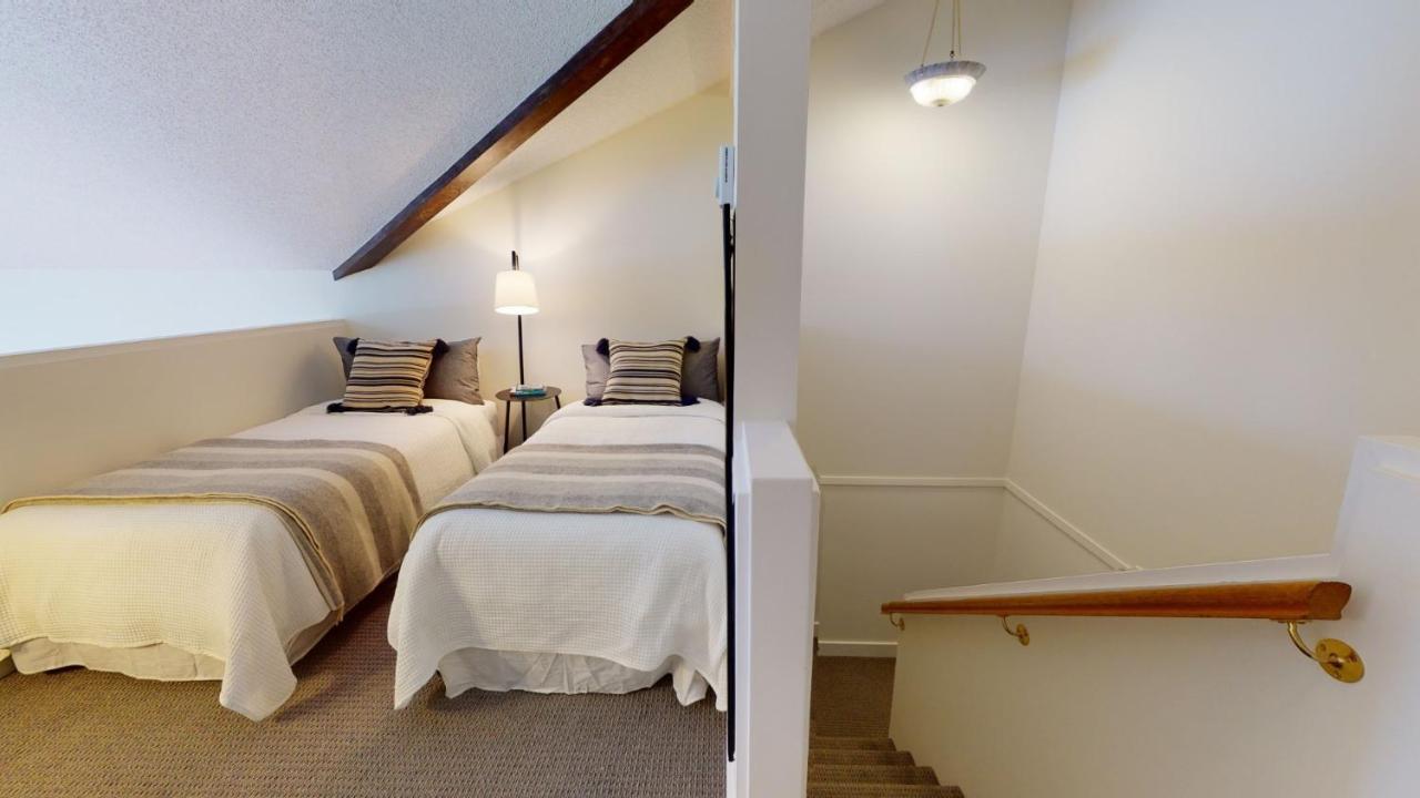 Greyhawk By Premier Apartment *