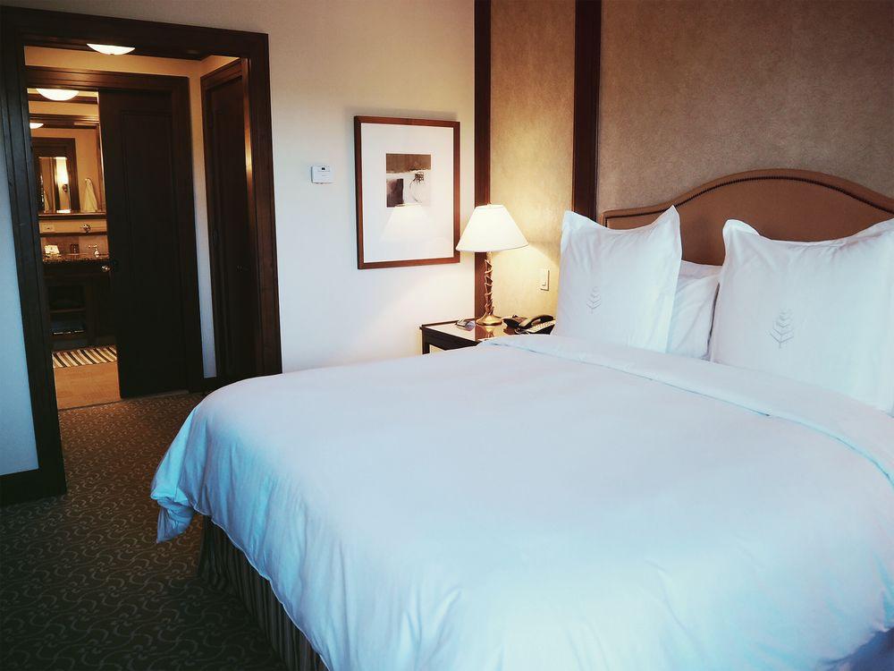 Four Seasons 5* Whistler
