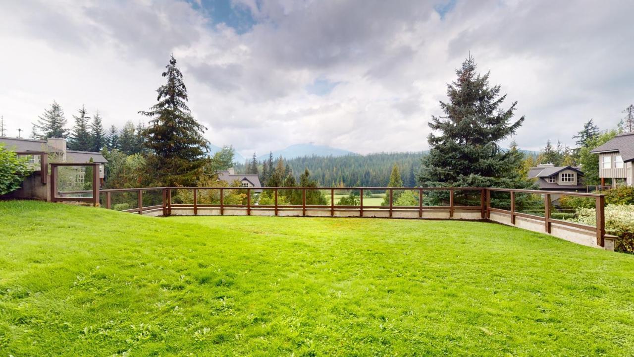 Beautiful Golf Course Setting By Harmony * Whistler