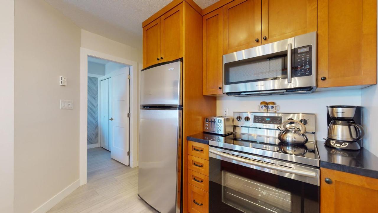 1br Den Village With Mountain Views And Hot Tub By Harmony Apartment *