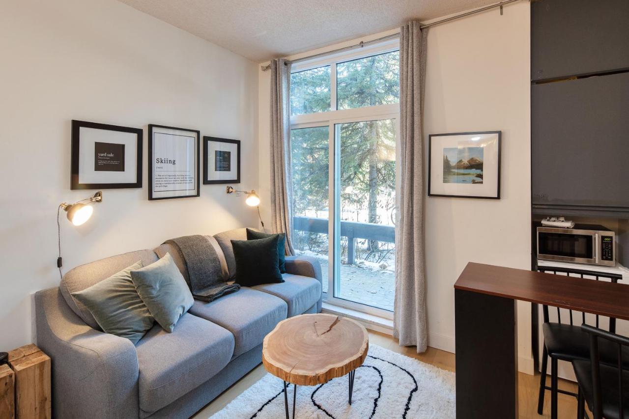Impeccable Glacier W Pool+hot Tub * Whistler