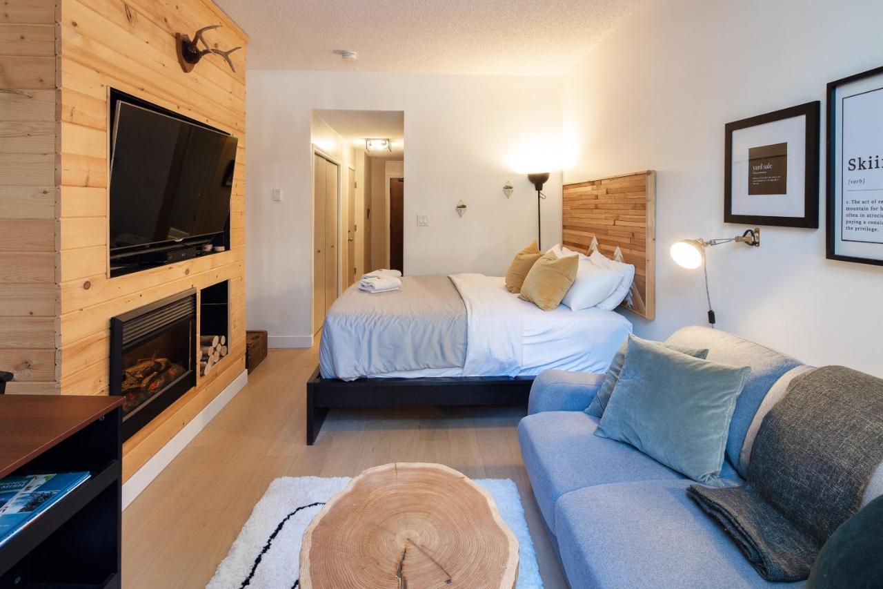 Apartment Impeccable Glacier W Pool+hot Tub *