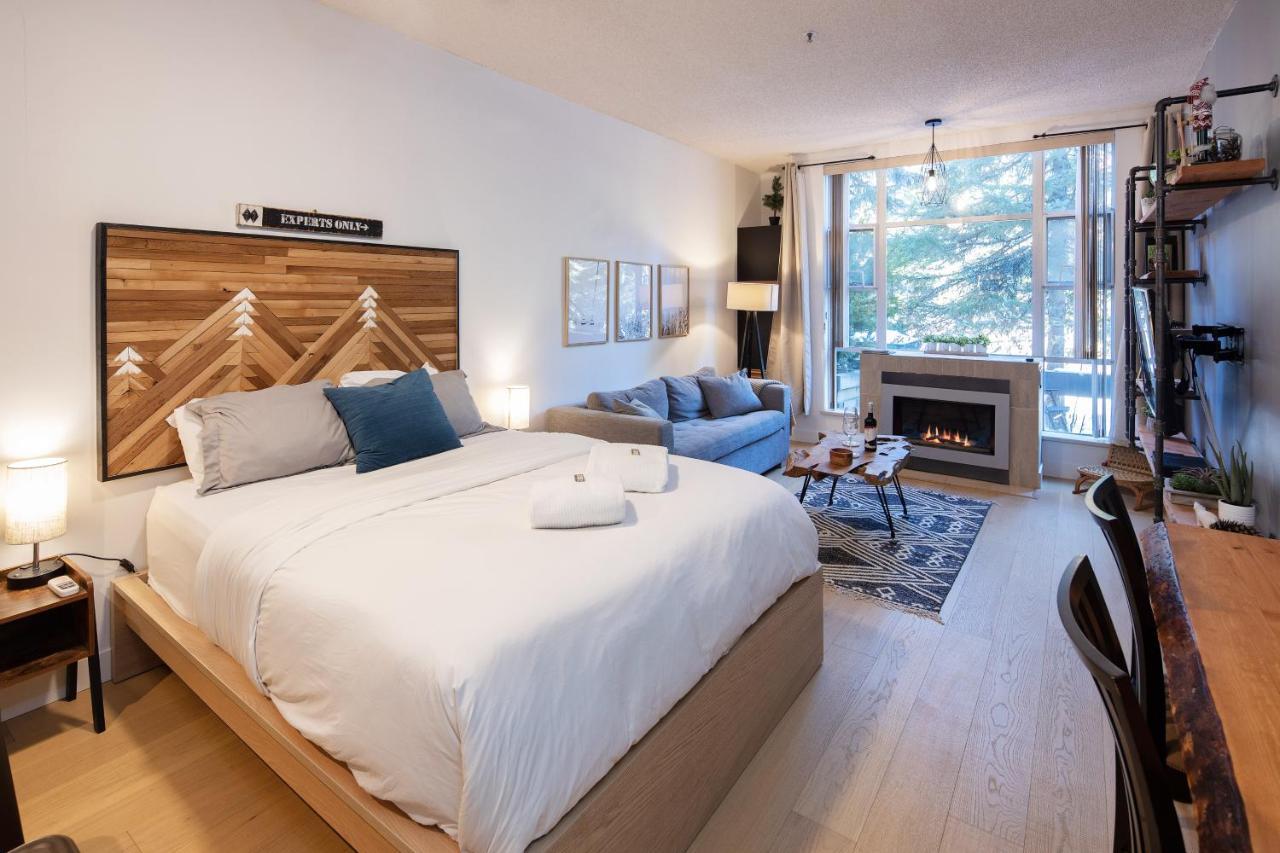 Hotel Bright At In/out Glacier Lodge! *