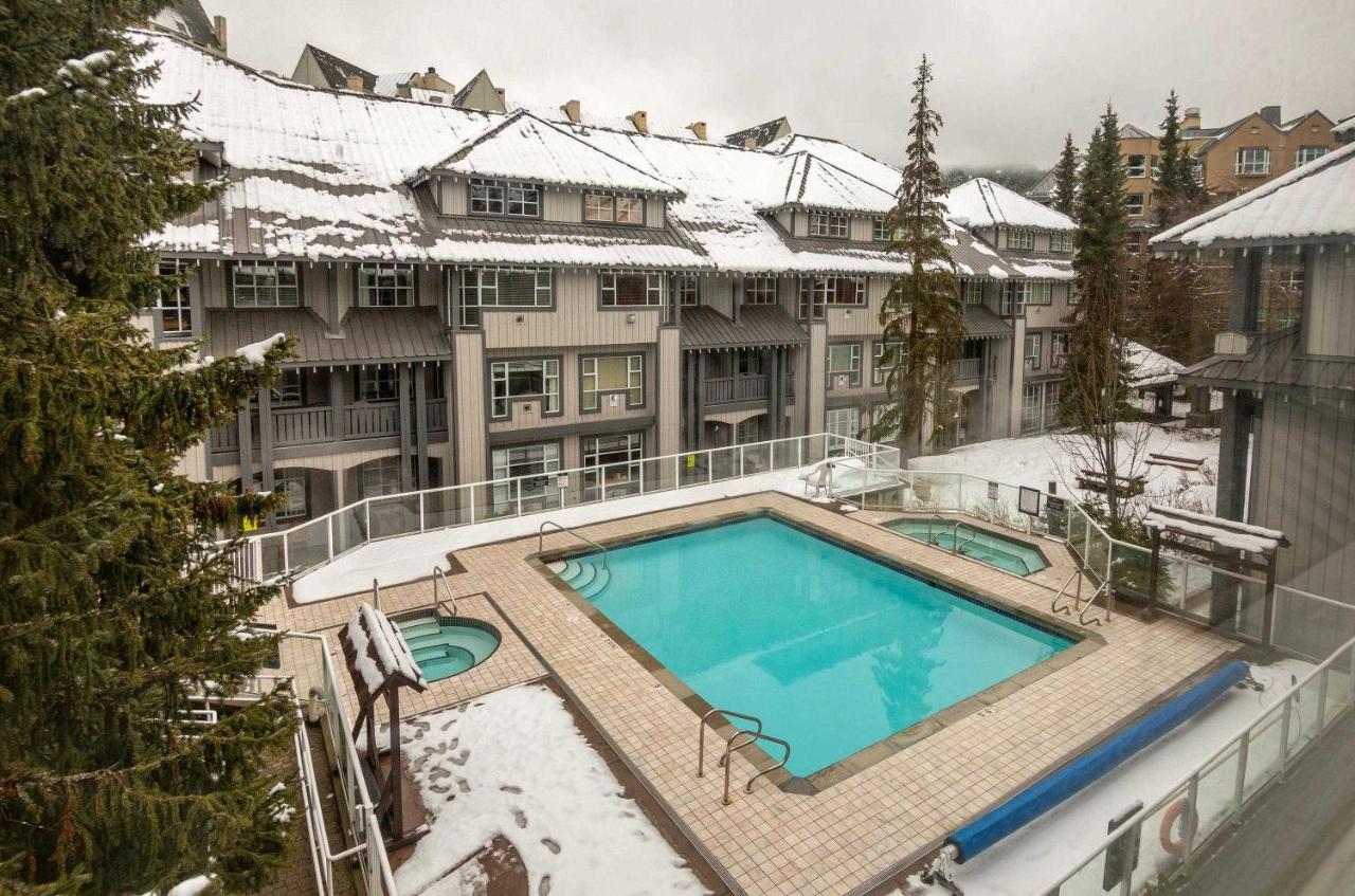 Hotel Bright At In/out Glacier Lodge! *