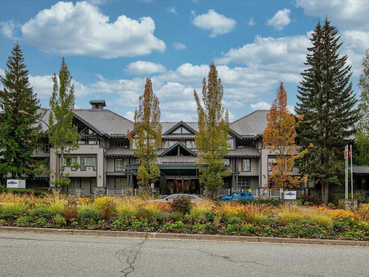 Hotel Bright At In/out Glacier Lodge! Whistler