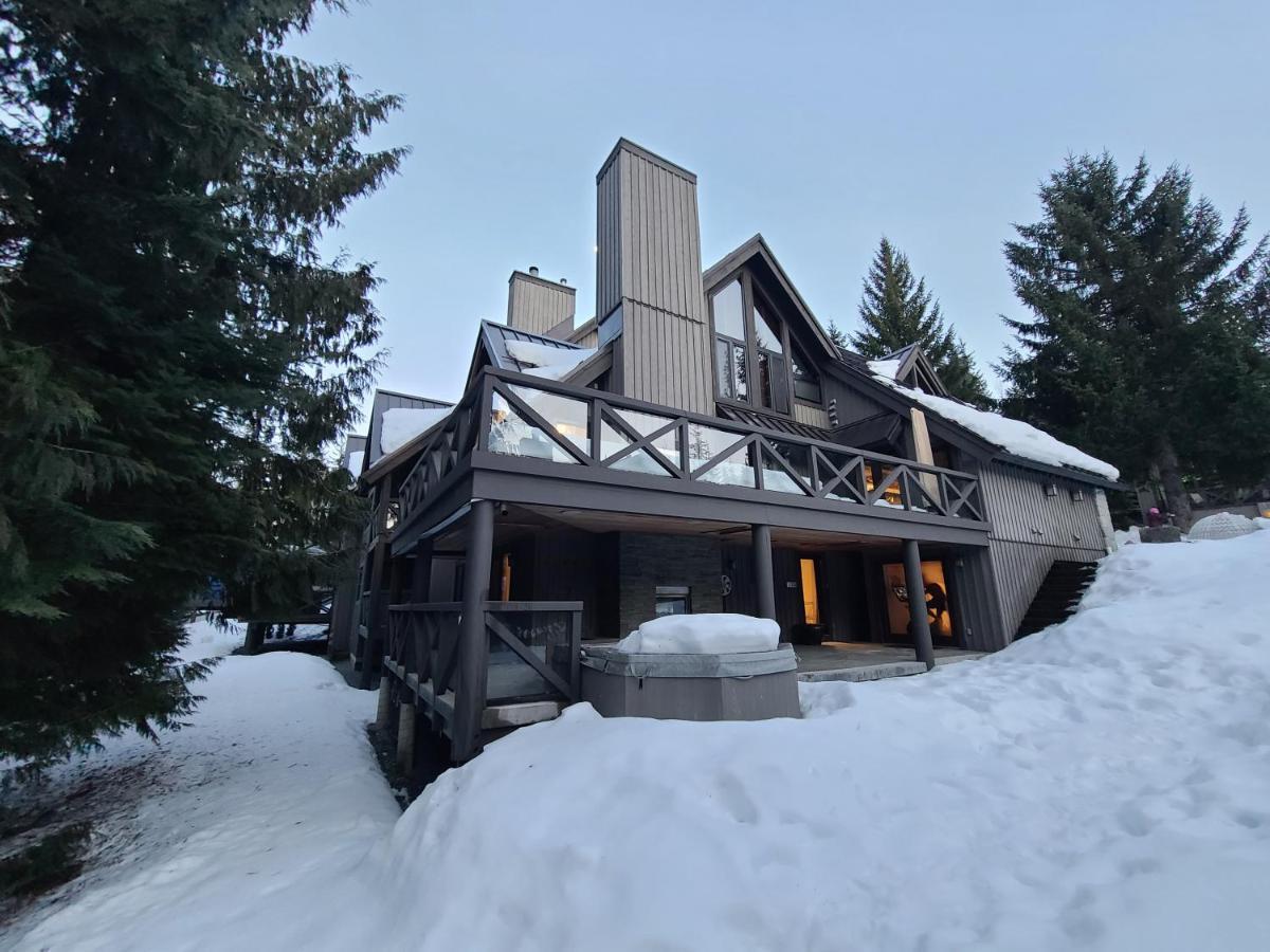 Luxury Ski-in / Ski-out On Blackcomb * Whistler