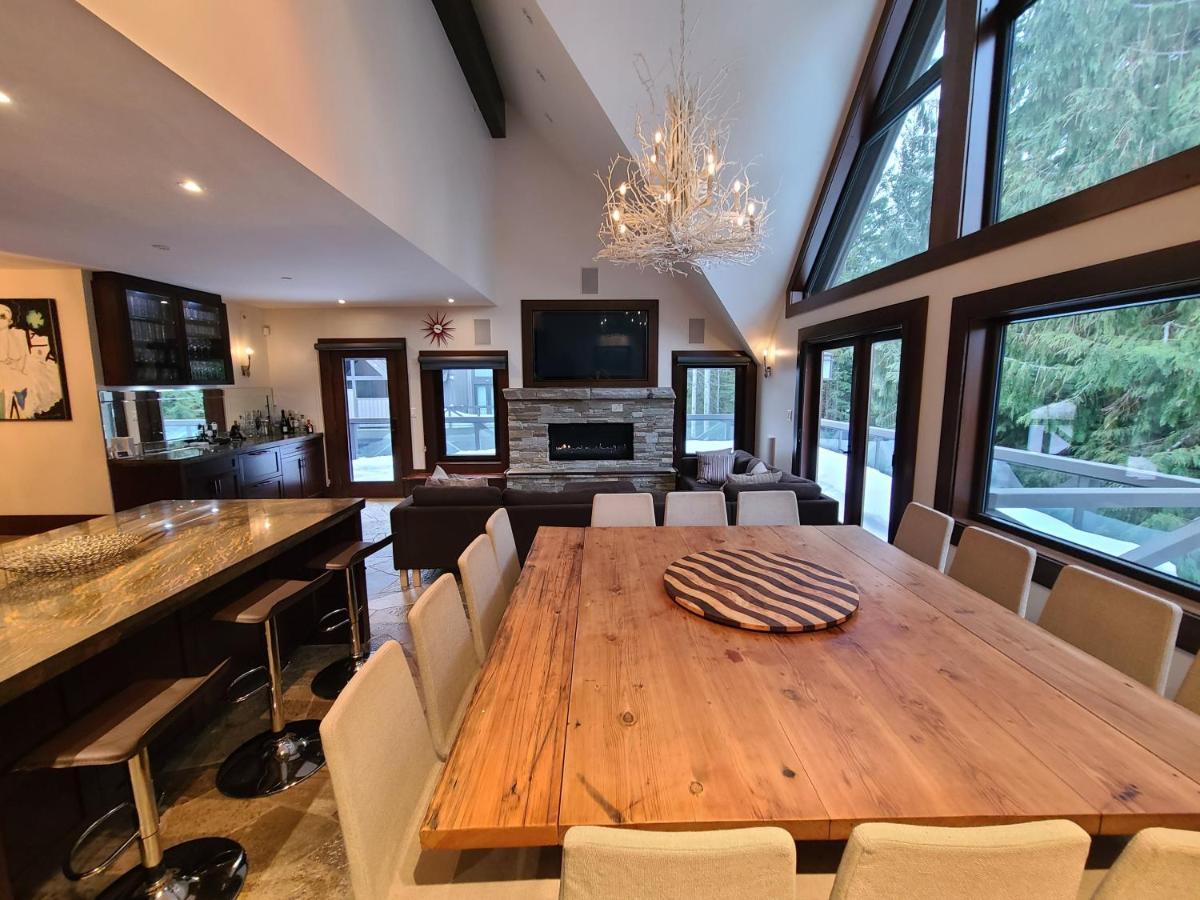 Luxury Ski-in / Ski-out On Blackcomb
