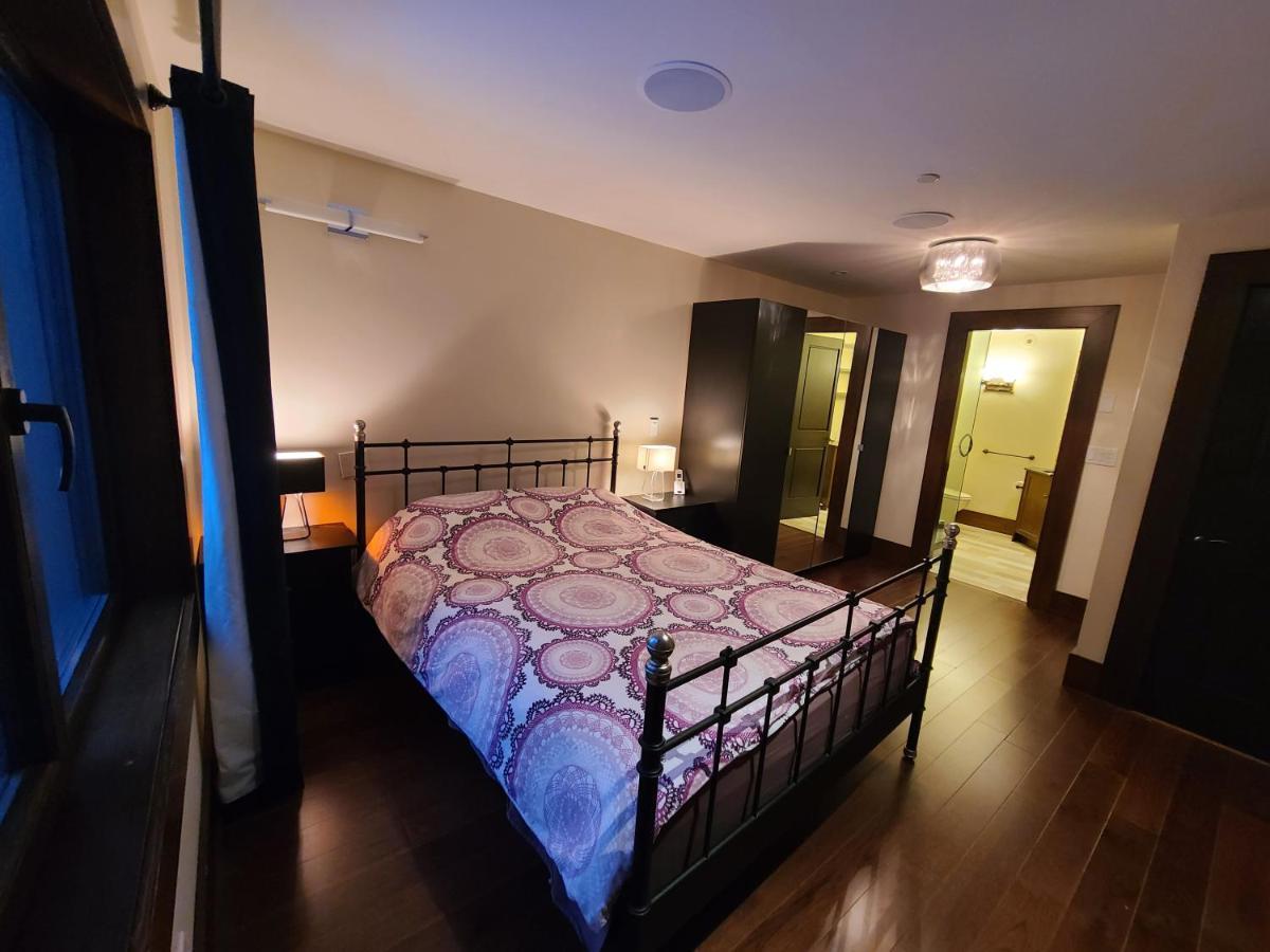 Luxury Ski-in / Ski-out On Blackcomb Villa Whistler