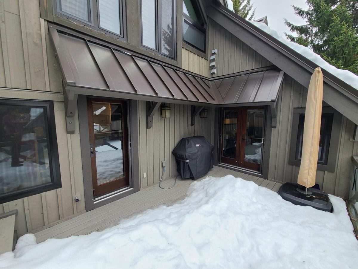 Luxury Ski-in / Ski-out On Blackcomb