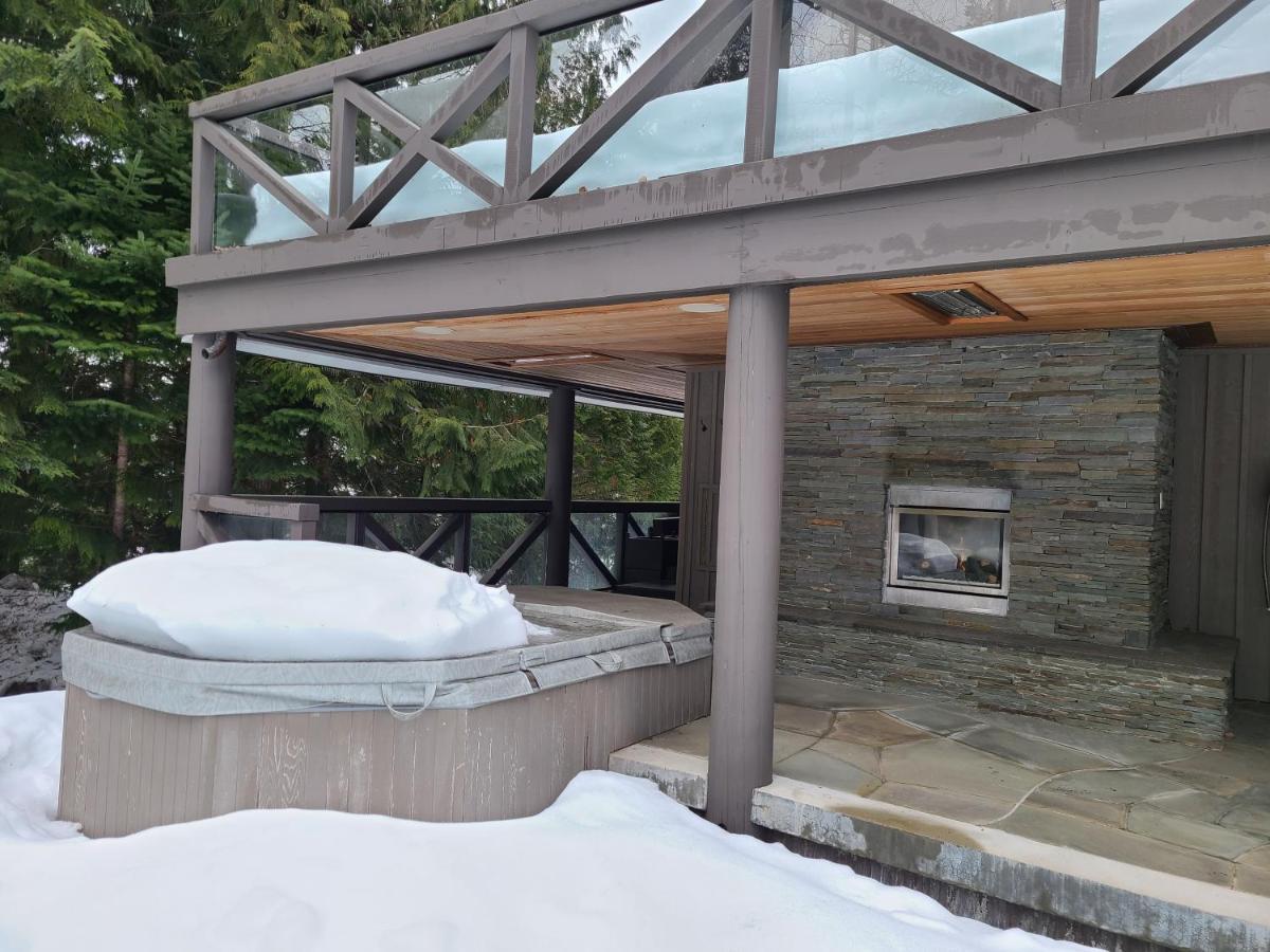 Luxury Ski-in / Ski-out On Blackcomb Villa *