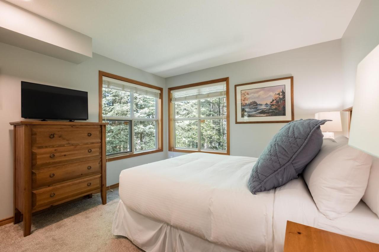 Arrowhead Point By Outpost * Whistler