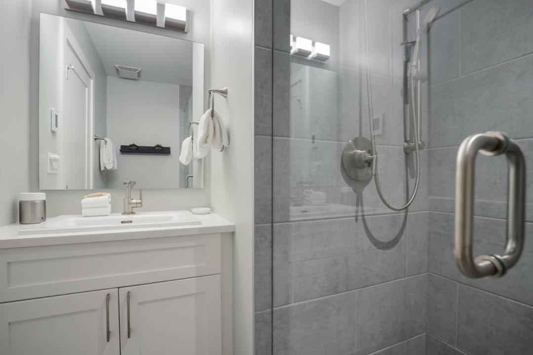 2br - Multi-level Townhome With Hot Tub By Harmony Holiday home Whistler