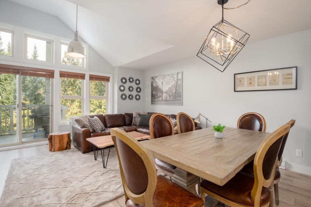 2br - Multi-level Townhome With Hot Tub By Harmony Holiday home Whistler