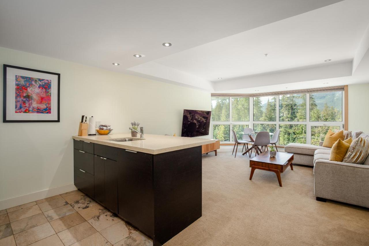 Apartment Perfect Upper Village In-ski Out Location *