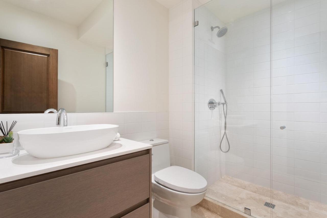 Taluswood The Heights 6 | Beautifully Updated W/ Private Hot Tub, Slopeside View, Parking * Whistler