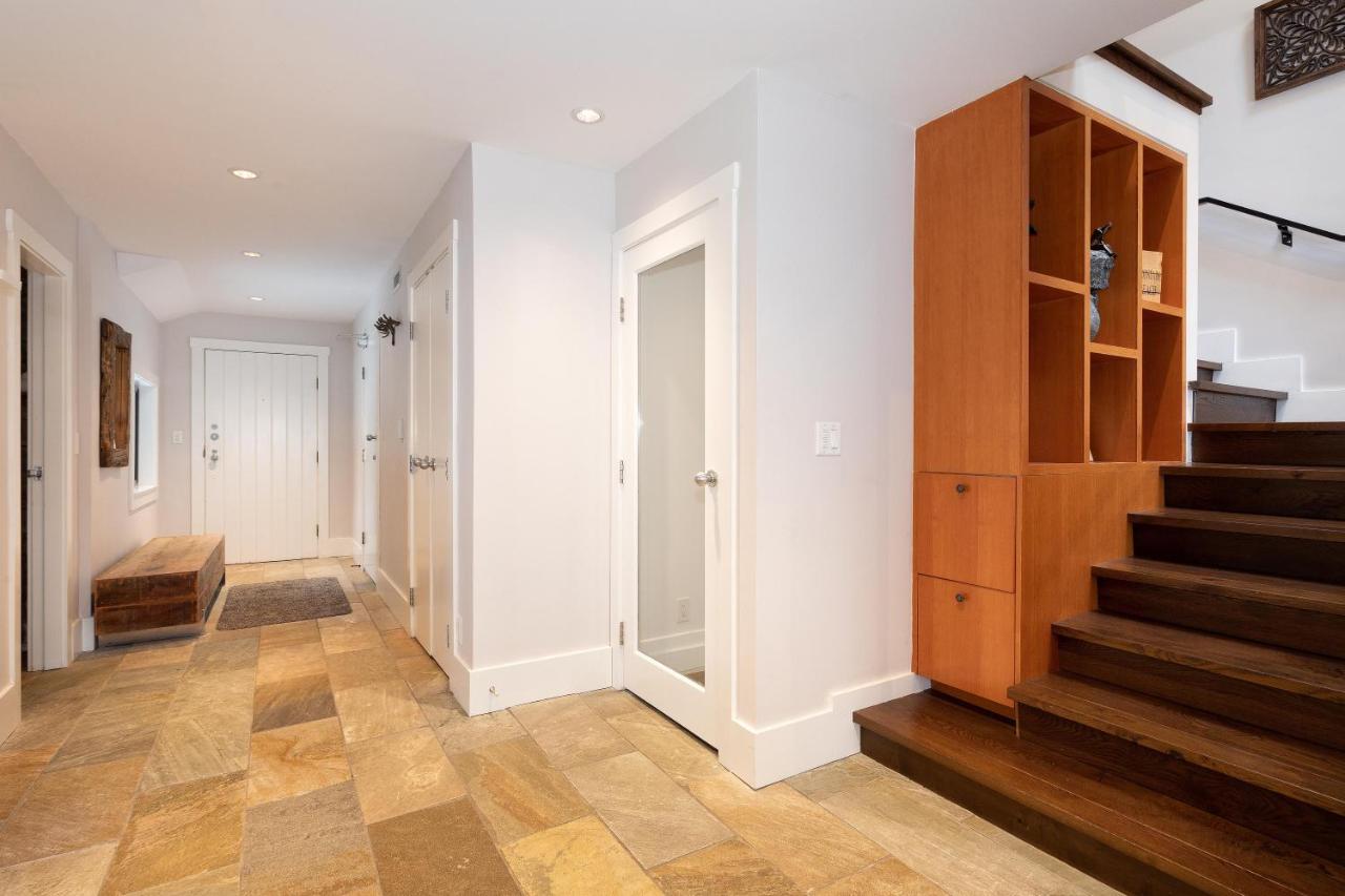 Pinnacle Ridge 21 | Family Townhome W/ Prime Access, Hot Tub, 2 Living & Fireplace Whistler