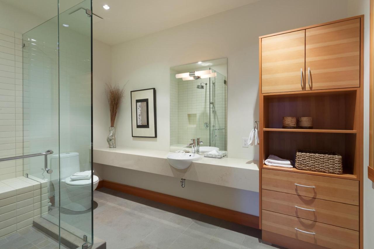 Kadenwood 2939 | Luxury W/ Hot Tub, Media Room, Steam Room, Stunning Views Whistler