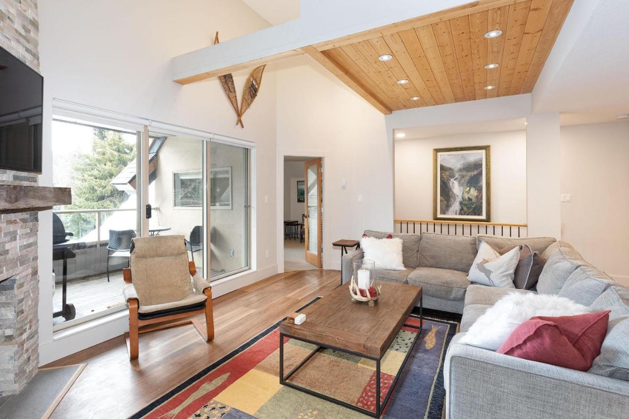 Gleneagle 1 | Townhome, 700m To Skiing, Near Free Village Shuttle, Fireplace, Secure Parking *
